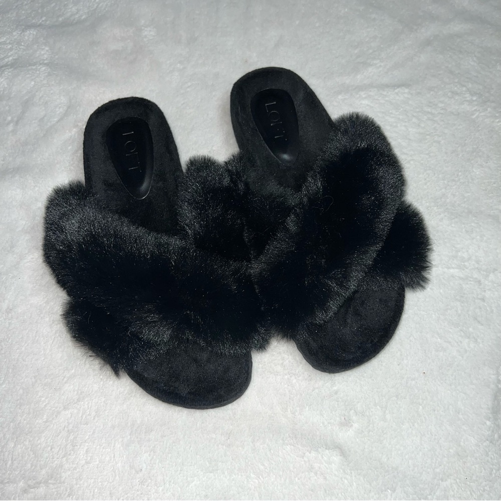 Loft Black Fluffy Fuzzy Slippers hard sole Size 9 NWOT
